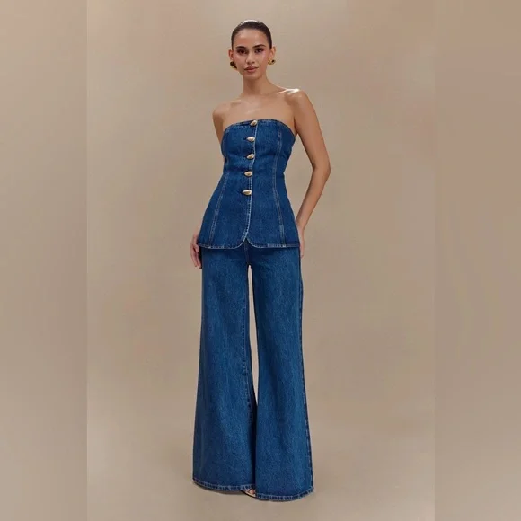 MESHKI Jen Wide Leg Flare Denim Jeans - Picture 2 of 10